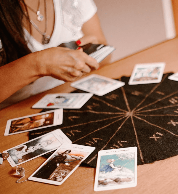 Silvana Fernández — Formación en Tarot Terapéutico